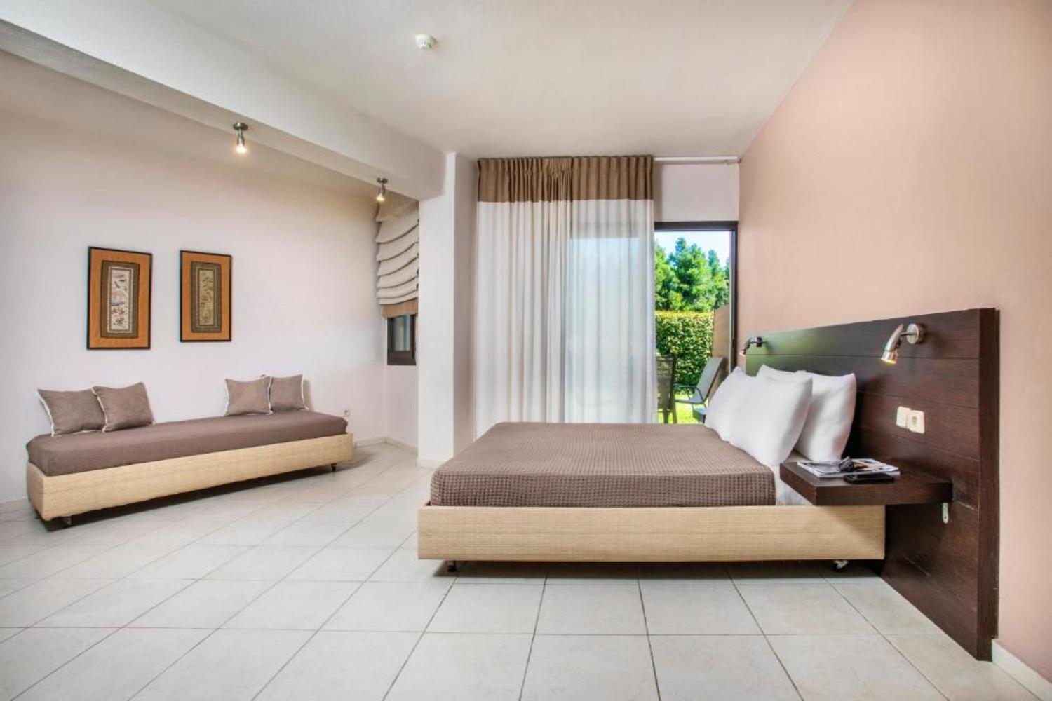Tiara Holidays - Ohana Hotel - Standard Triple Room